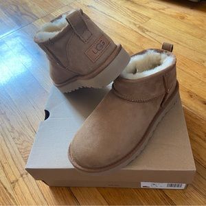 🤎 Brand new in box Ugg Ultra Mini in Chestnut 🤎